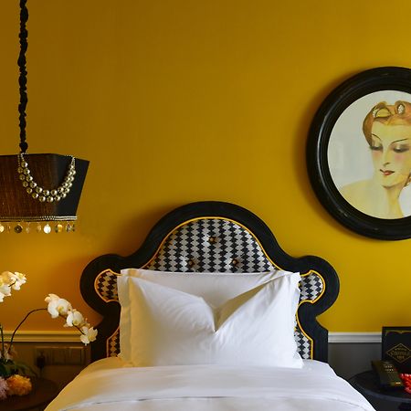 Hotel De La Coupole - Mgallery Sa Pa Kültér fotó A guest room at the Hotel George V