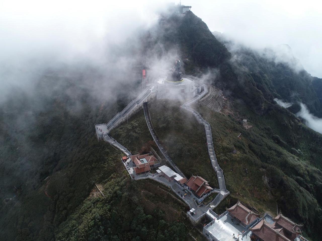 Hotel De La Coupole - Mgallery Sa Pa Kültér fotó Aerial view of the summit