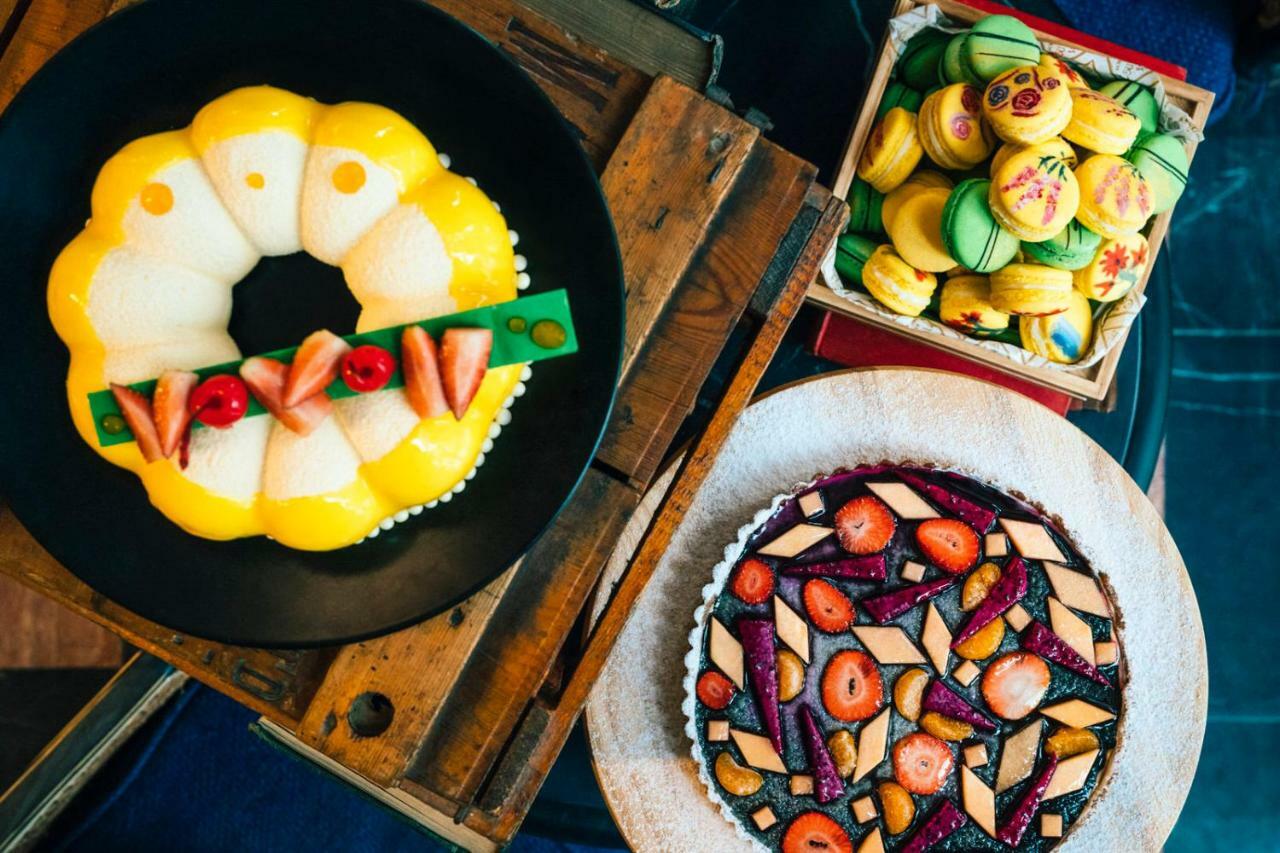 Hotel De La Coupole - Mgallery Sa Pa Kültér fotó A variety of traditional desserts